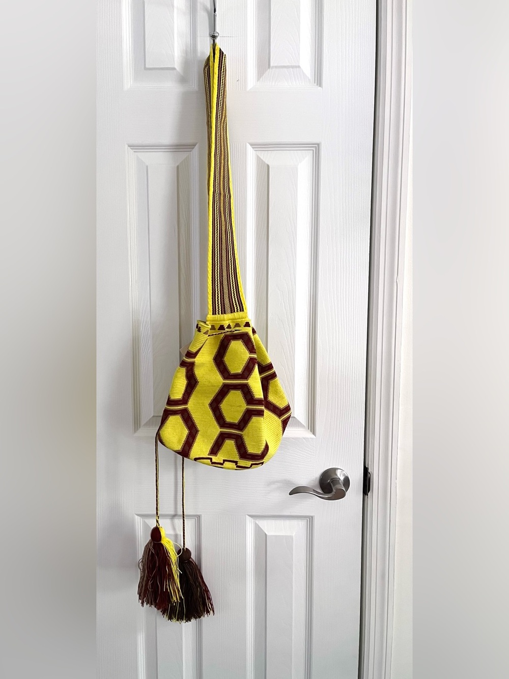 Colombian Wayuu Mochila Bag, 100% authentic, large size.